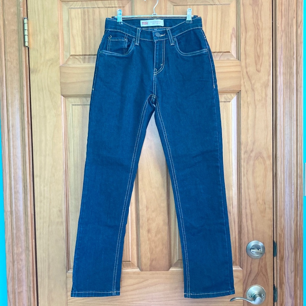 Boy’s size 12 Levi’s gently used dark wash blue jeans with adjustable waist
